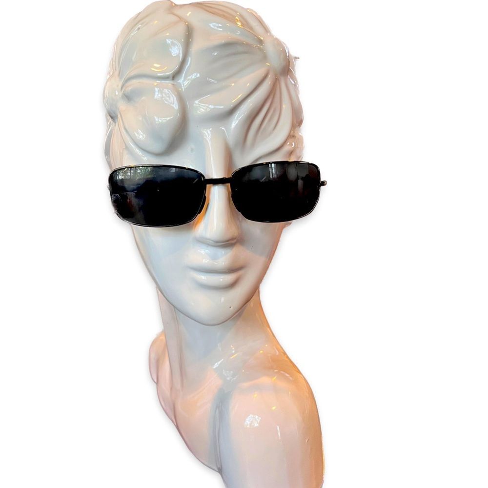 Foster Grant  +2.0 Sunreader Foldable Gulliver Gun Sunglasses with Case